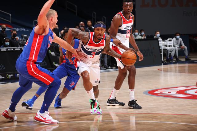 沃德身后闪 沃德身后闪